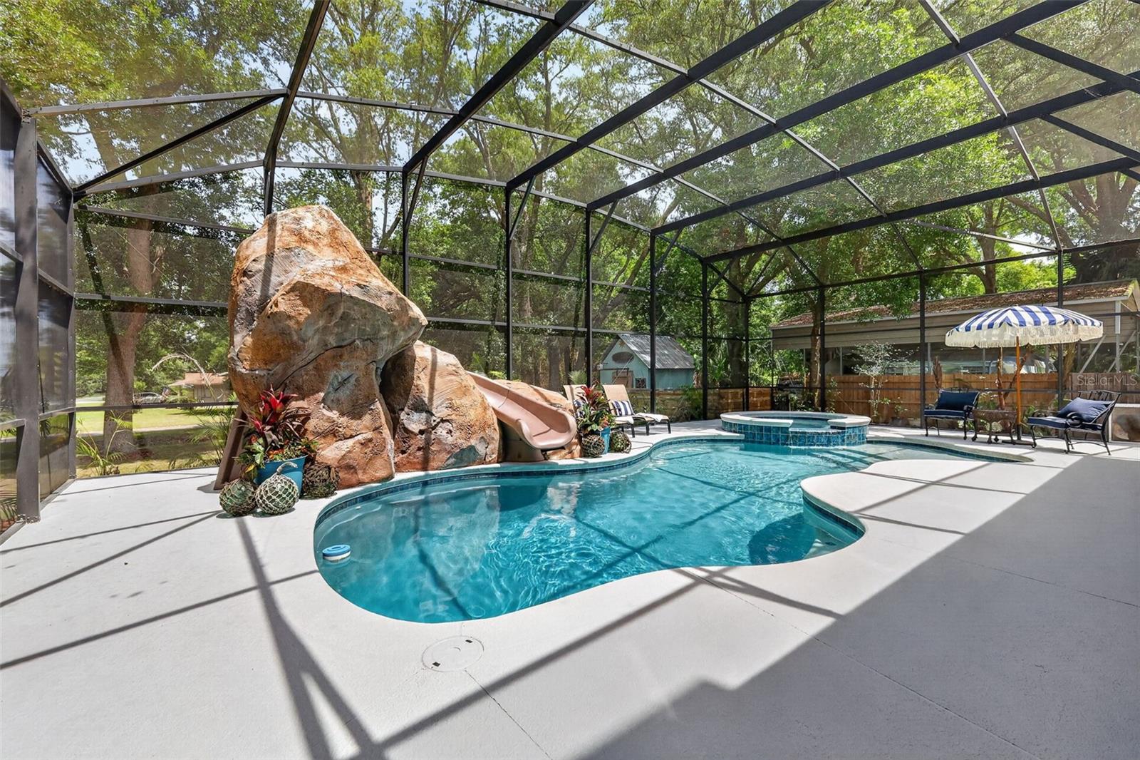 Image 6 of 72 For 250 Walker Street