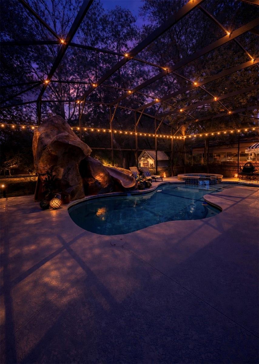 Image 7 of 72 For 250 Walker Street