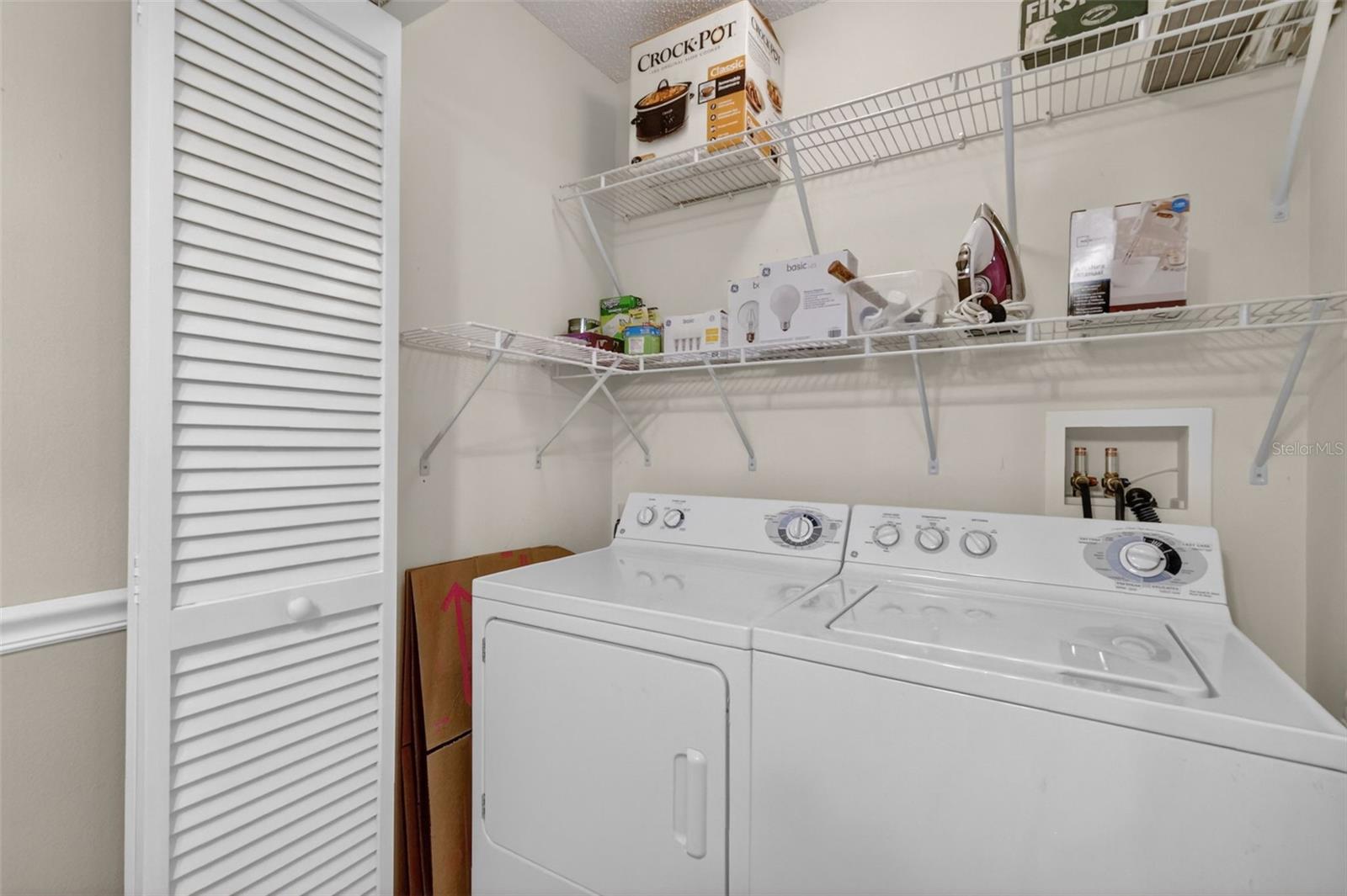 Listing photo id 19 for 1460 Crestwood Lane