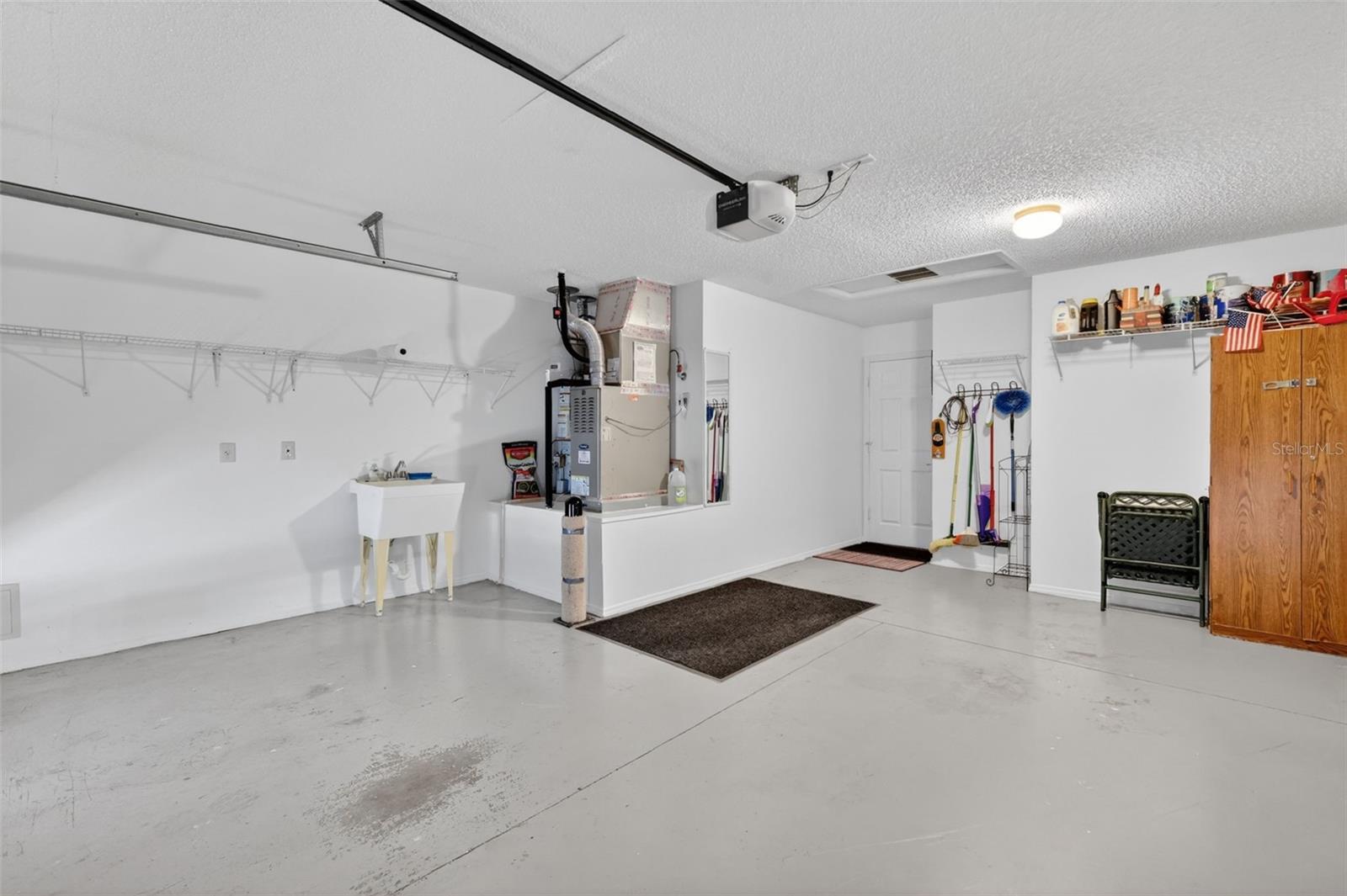 Listing photo id 20 for 1460 Crestwood Lane