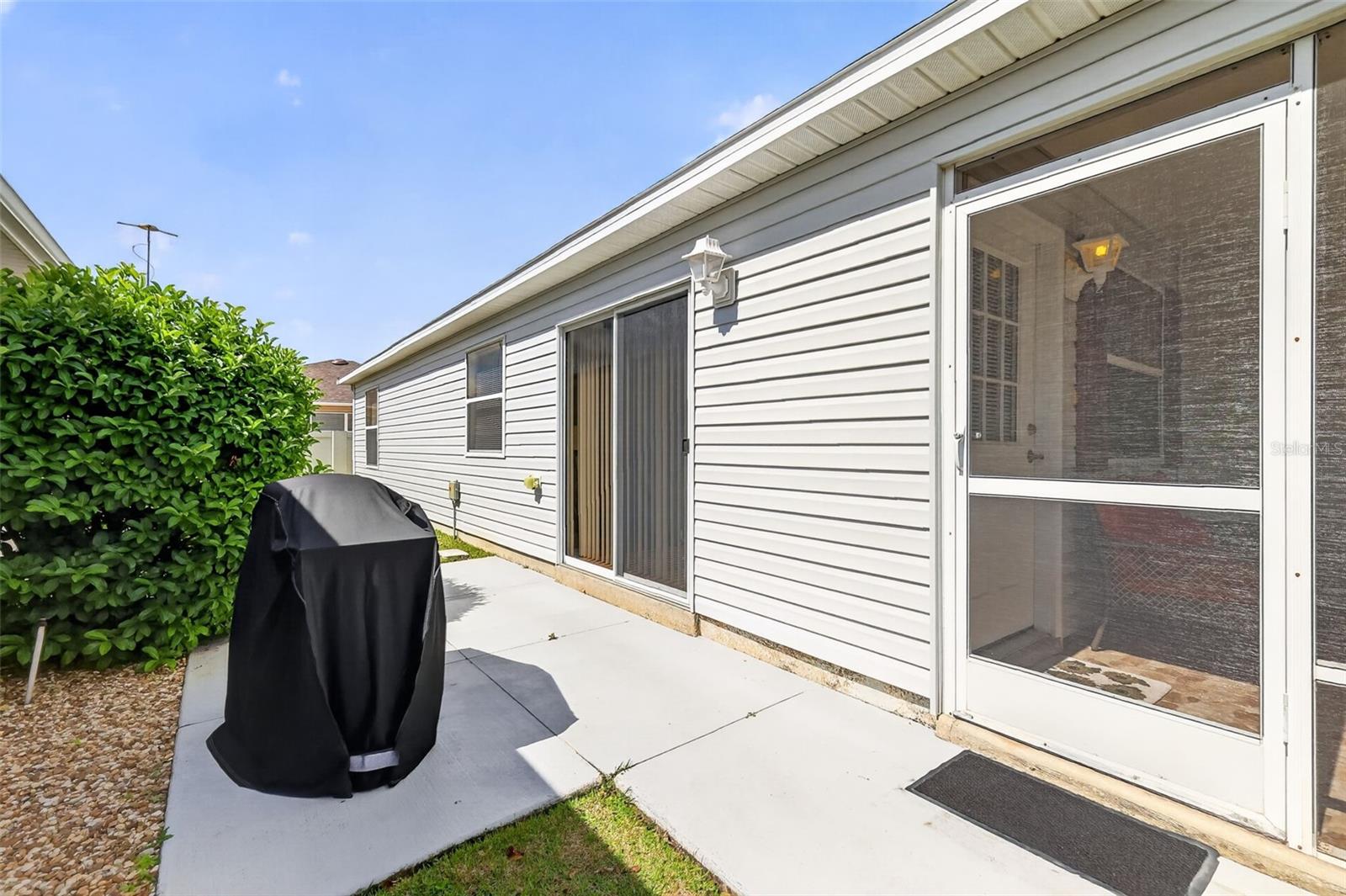 Listing photo id 21 for 1460 Crestwood Lane