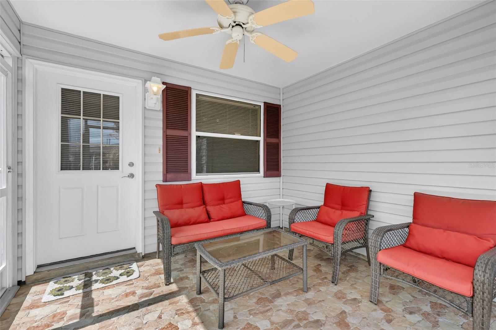 Listing photo id 1 for 1460 Crestwood Lane