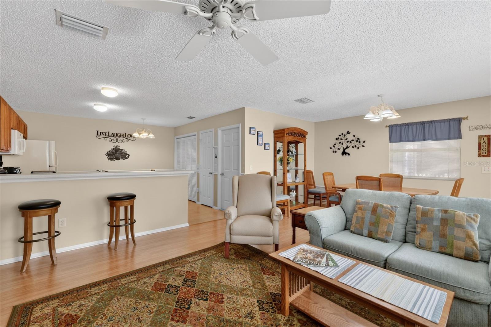 Listing photo id 7 for 1460 Crestwood Lane