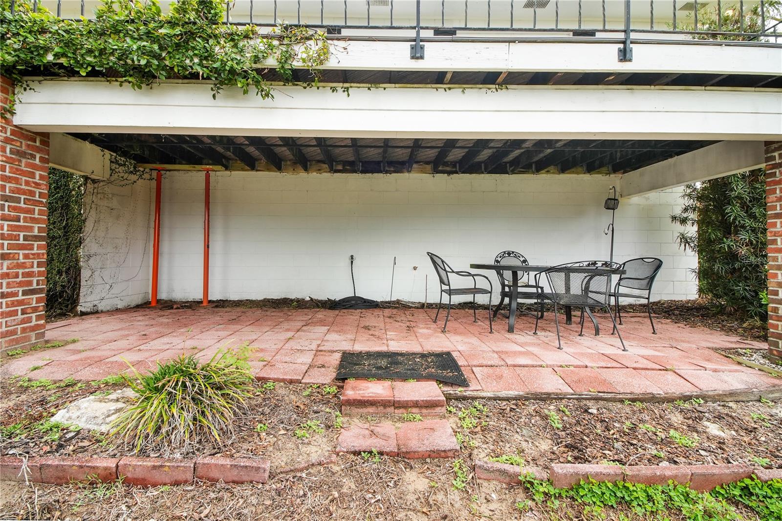 Image 40 of 57 For 2214 Topping Place