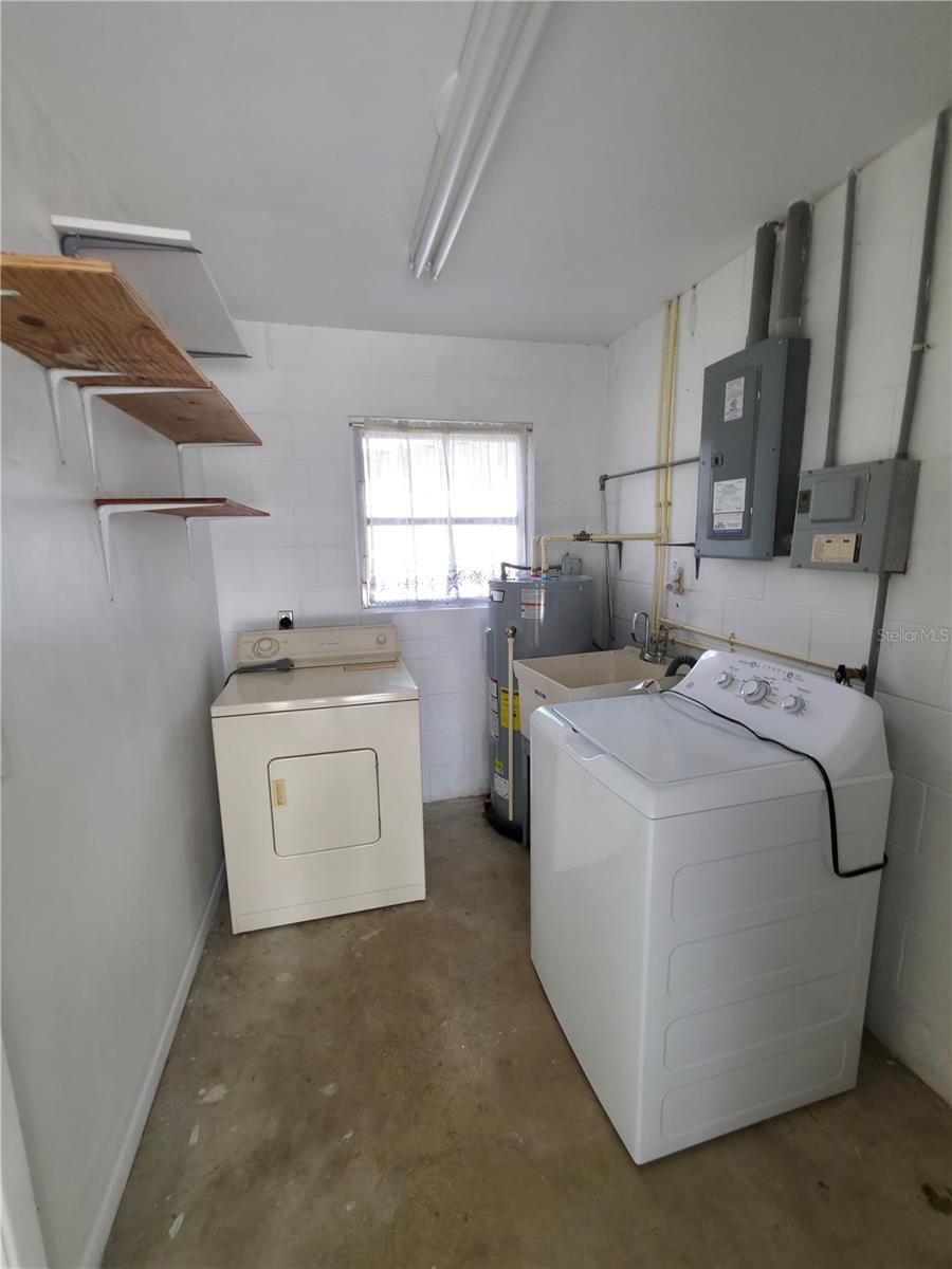 Image 18 of 21 For 1407 25th Place