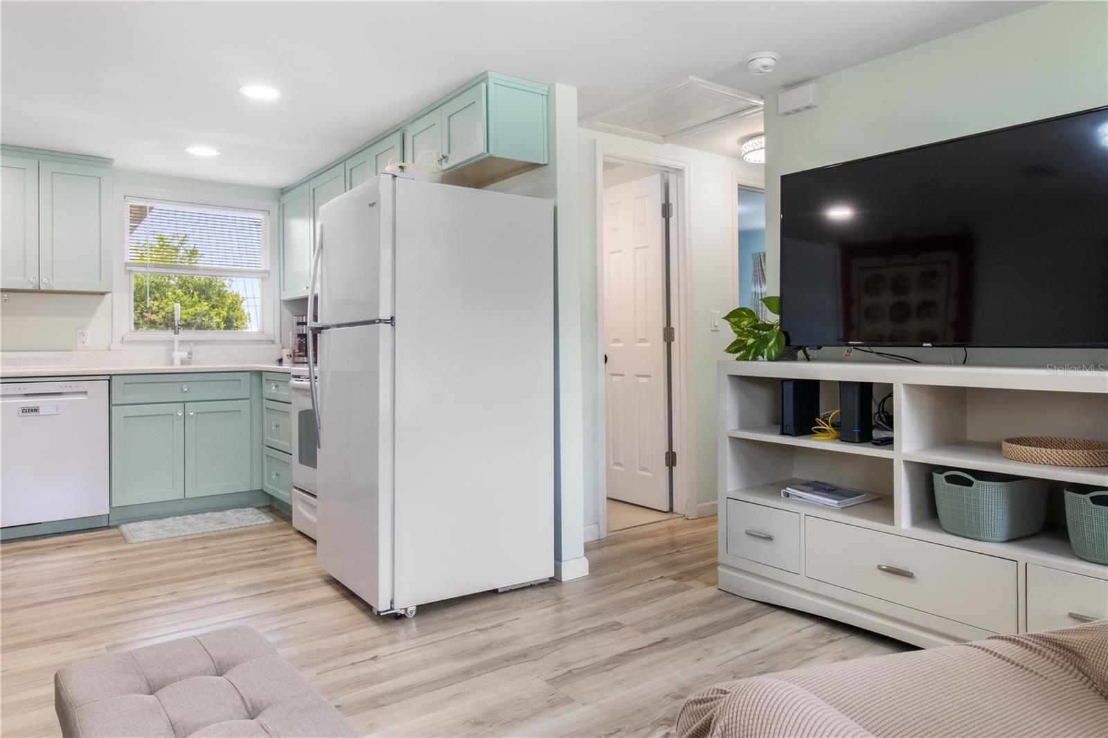 Image 13 of 28 For 741 Kauri Way