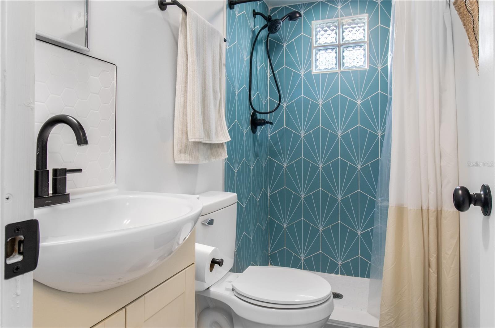 Image 16 of 28 For 741 Kauri Way