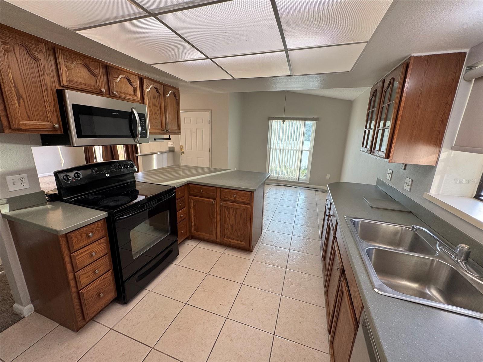 Image 4 of 21 For 171 Sunnyside Drive