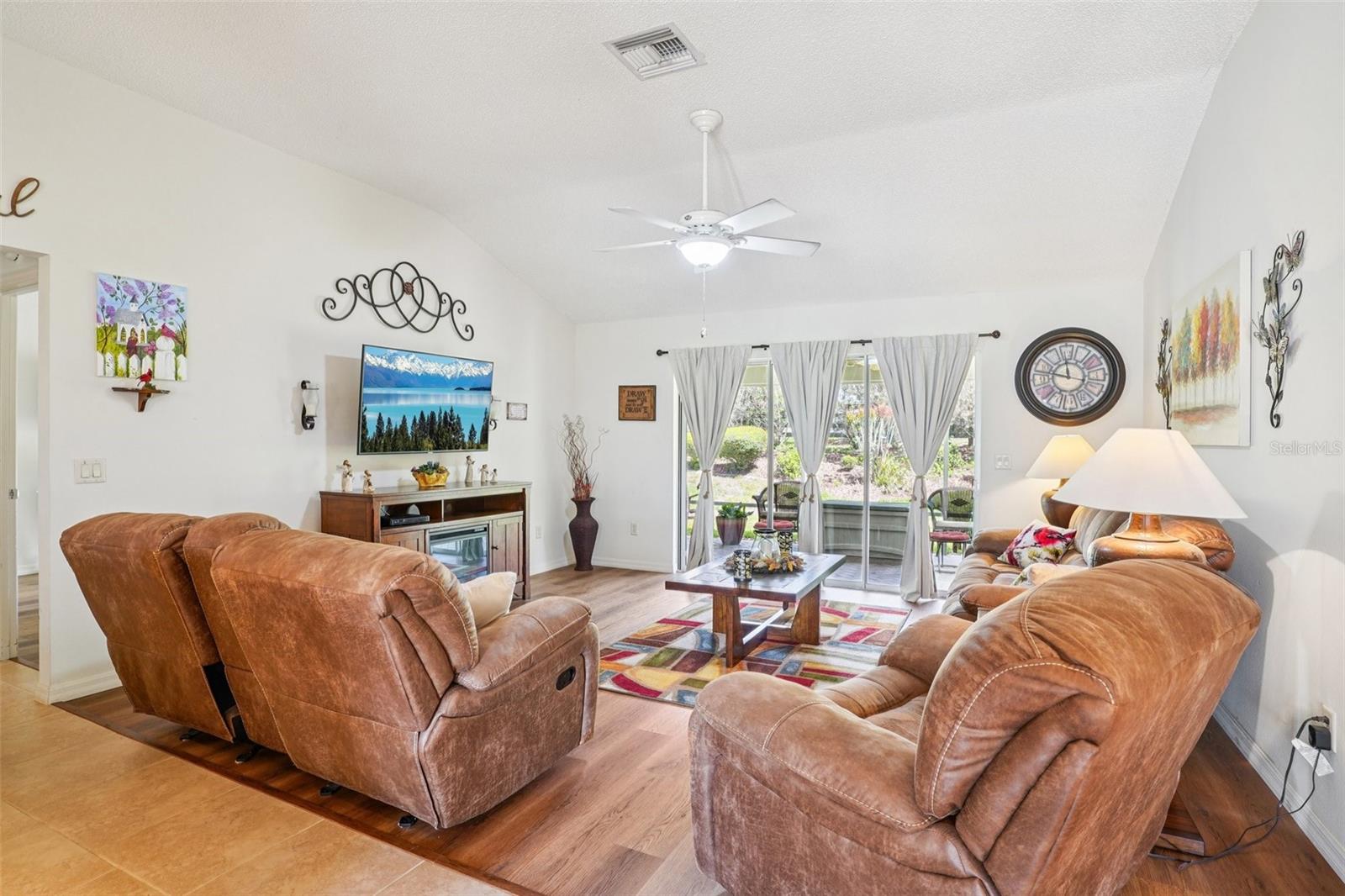 Listing photo id 9 for 16596 77th Northridge Court