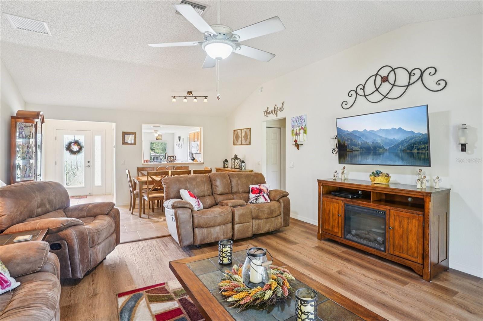 Listing photo id 11 for 16596 77th Northridge Court