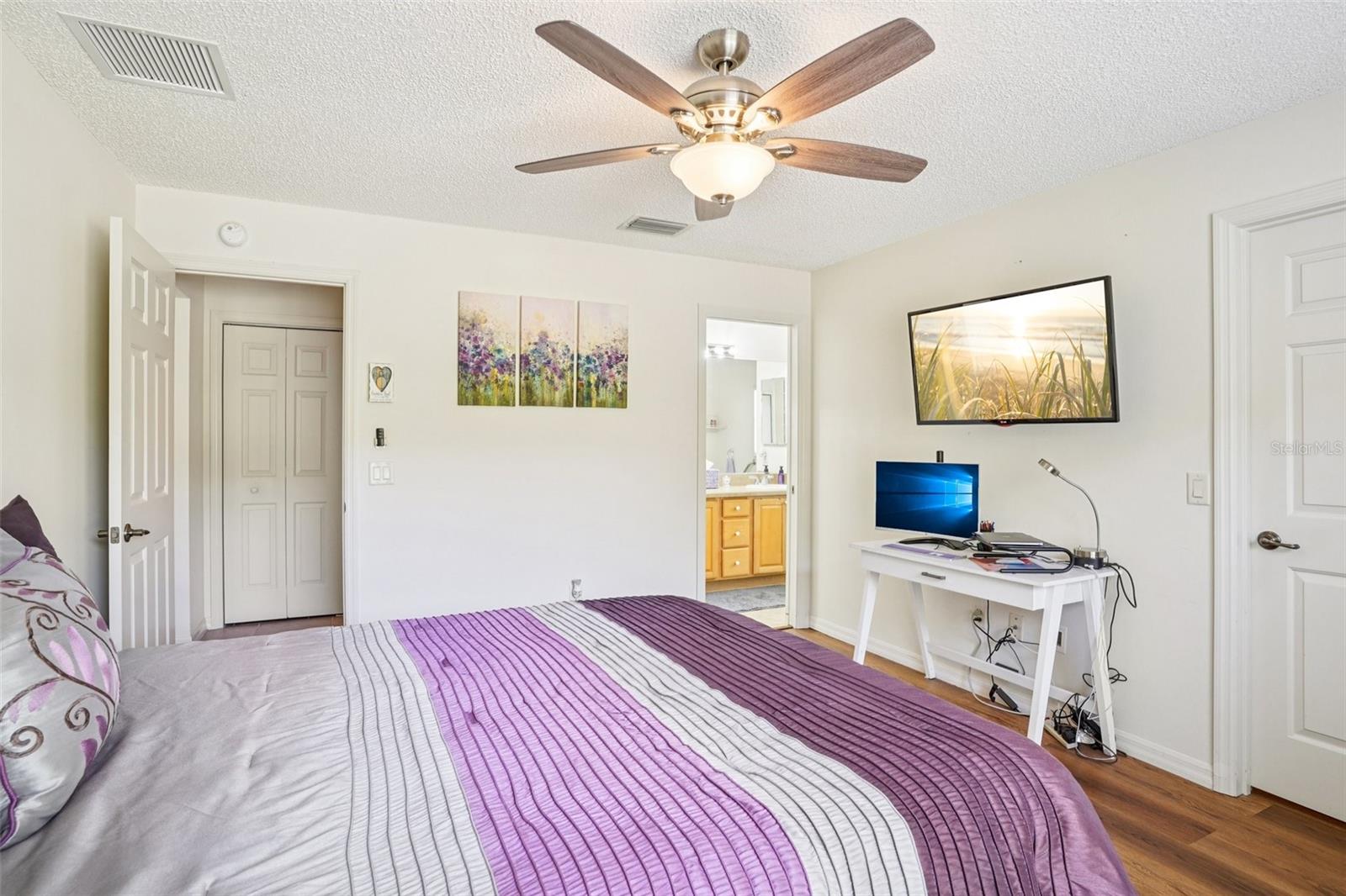 Listing photo id 25 for 16596 77th Northridge Court