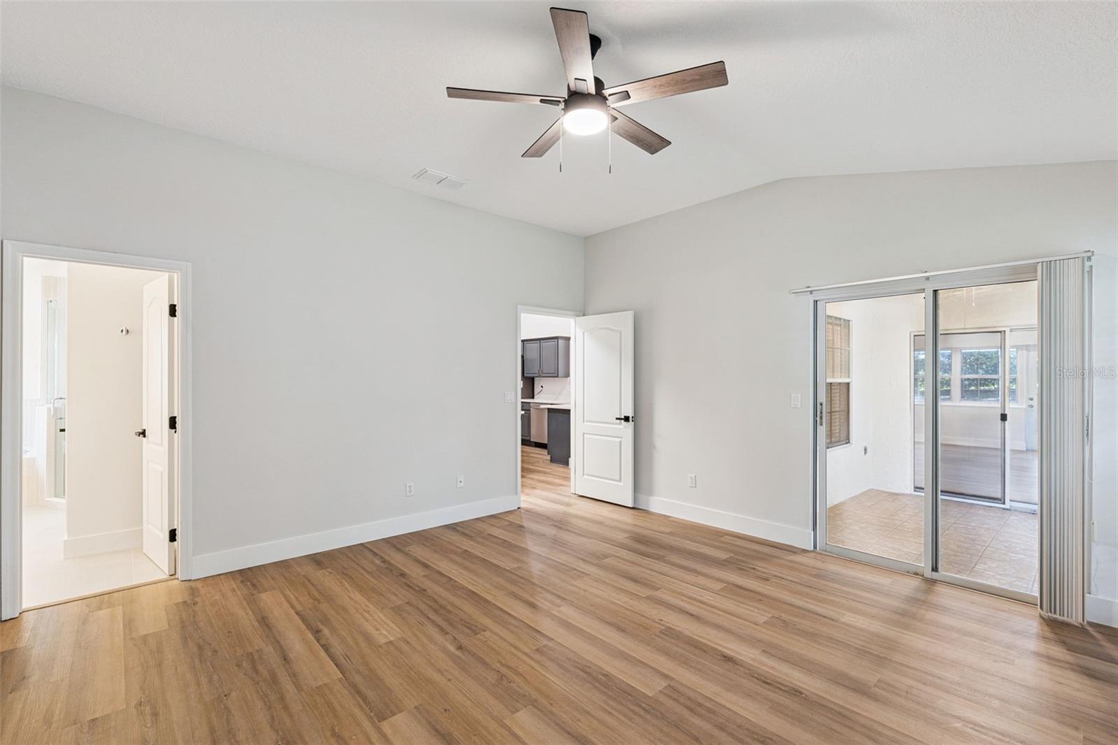 Image 21 of 51 For 14820 County Road 561a