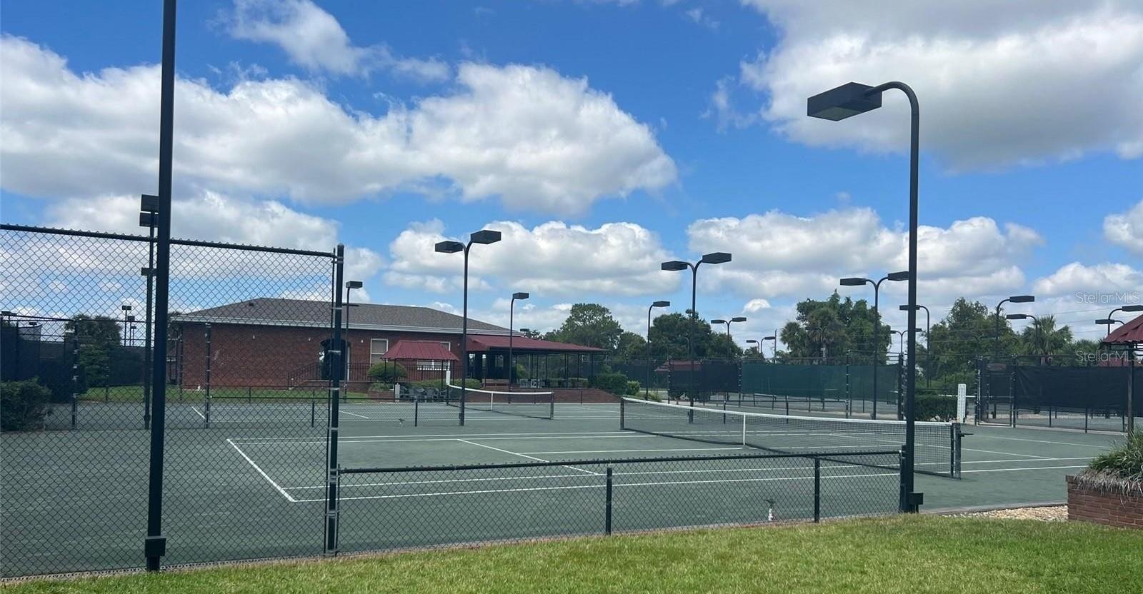 Image 14 of 61 For 39654 Grove Heights