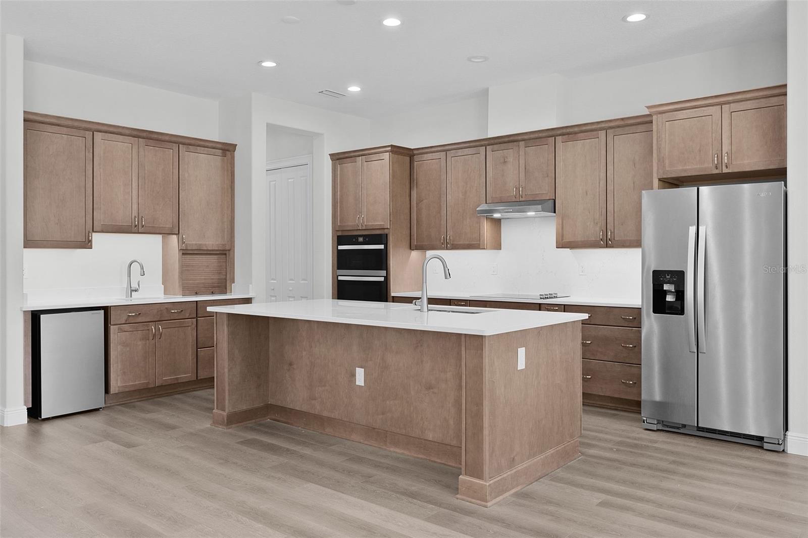 Image 26 of 61 For 39654 Grove Heights