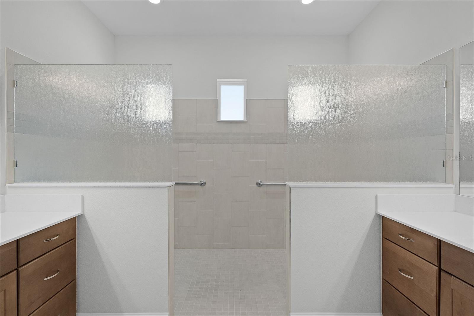 Image 41 of 61 For 39654 Grove Heights