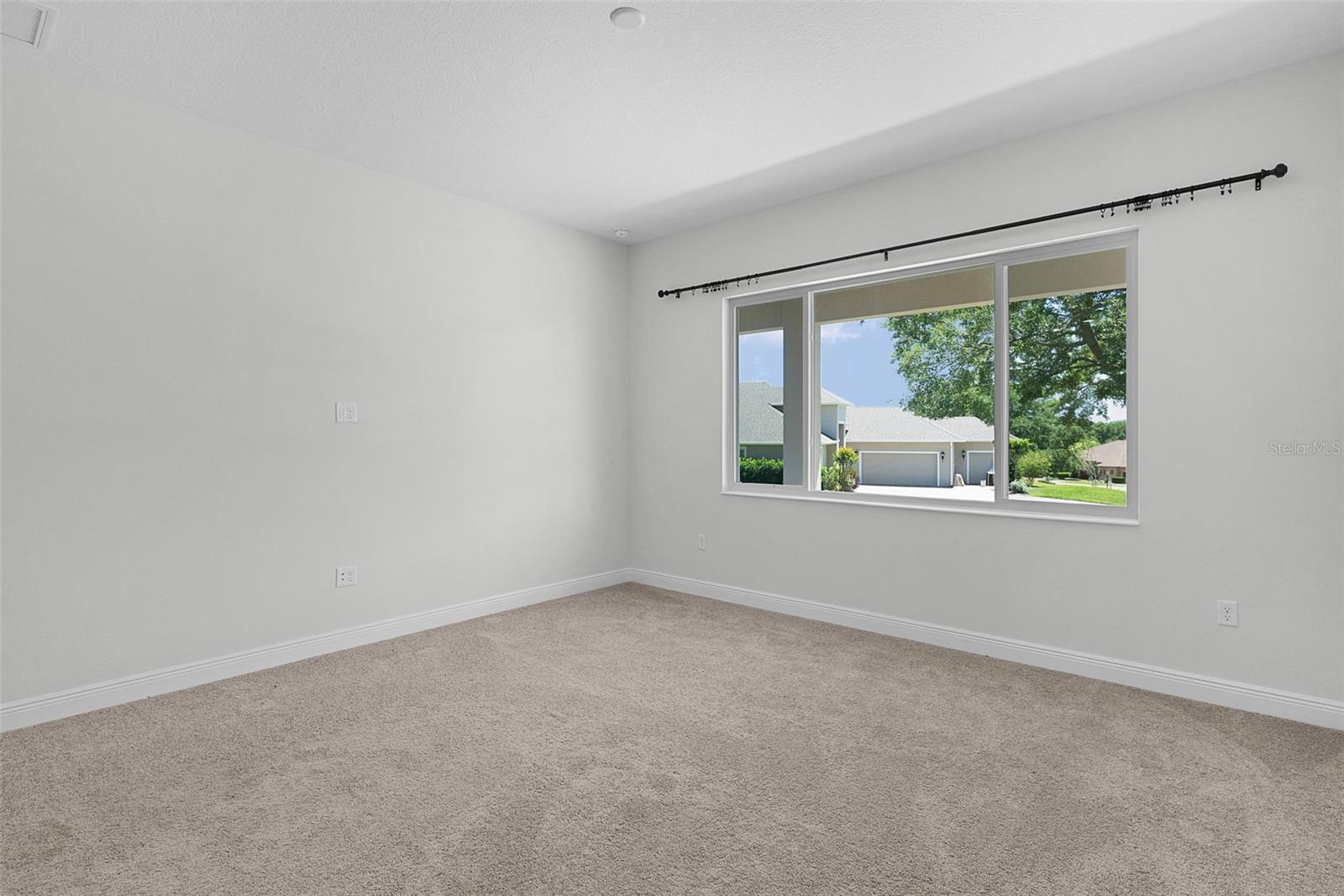 Image 48 of 61 For 39654 Grove Heights