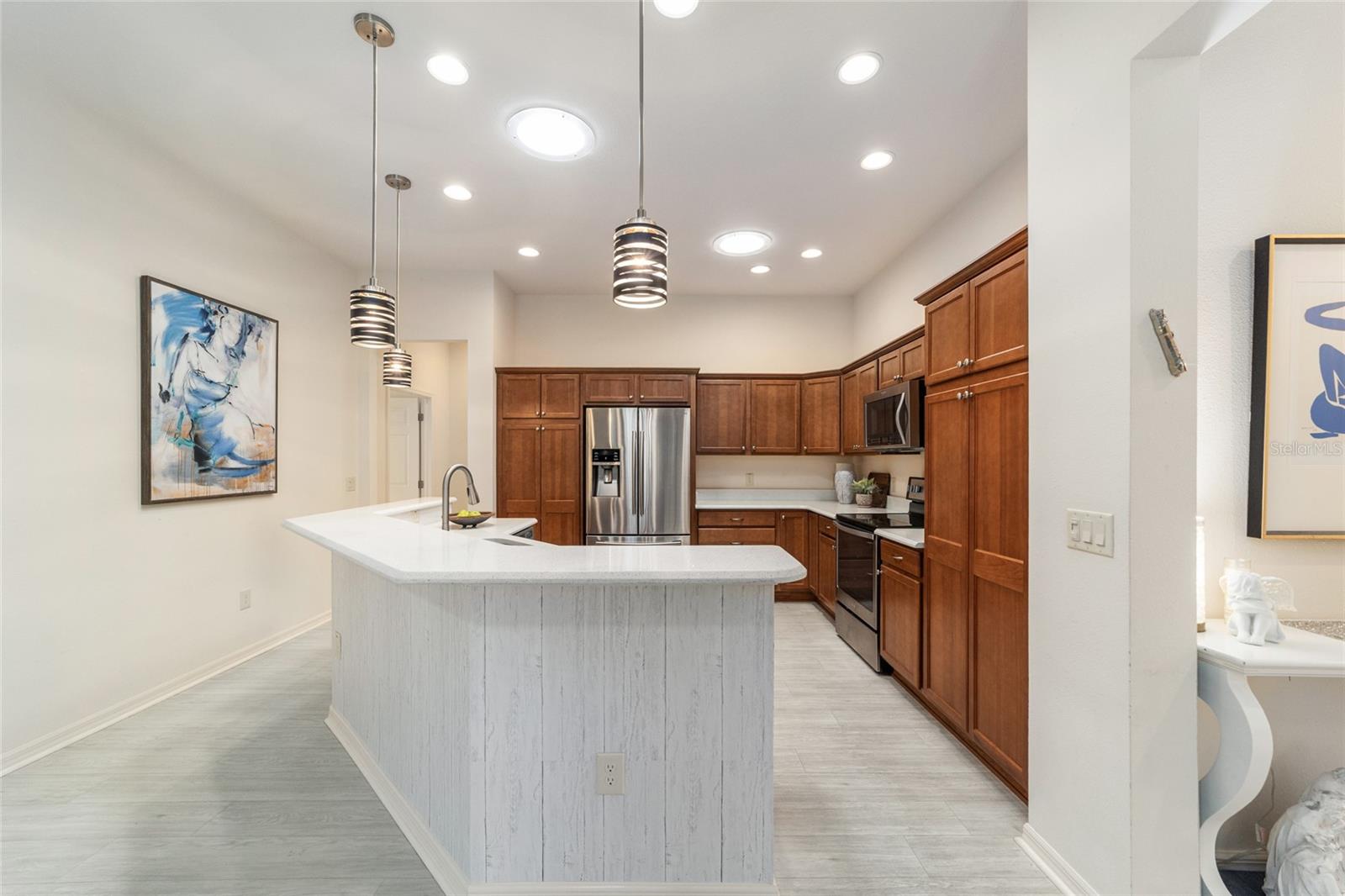 Image 16 of 50 For 481 Island House Path