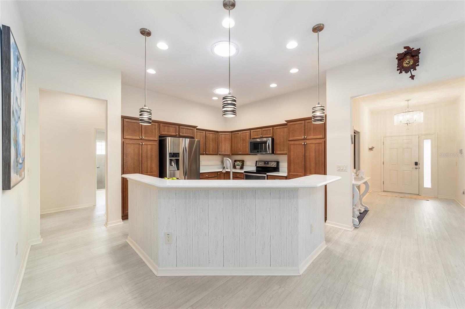 Image 17 of 50 For 481 Island House Path