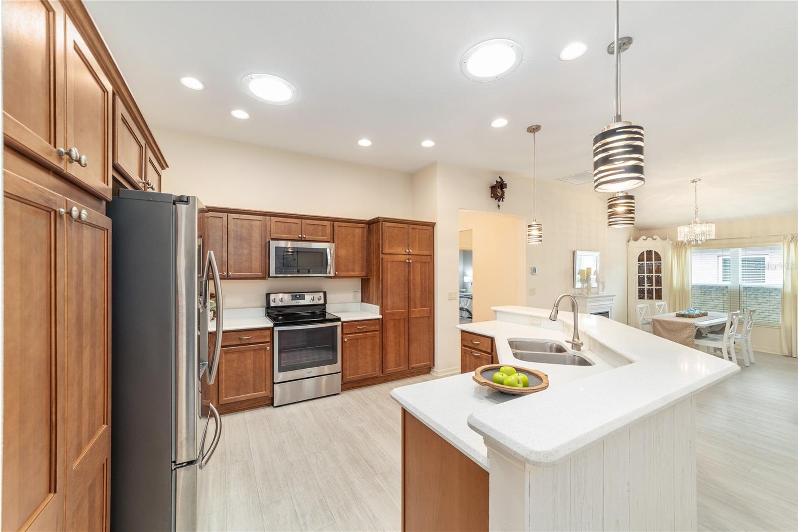 Image 19 of 50 For 481 Island House Path