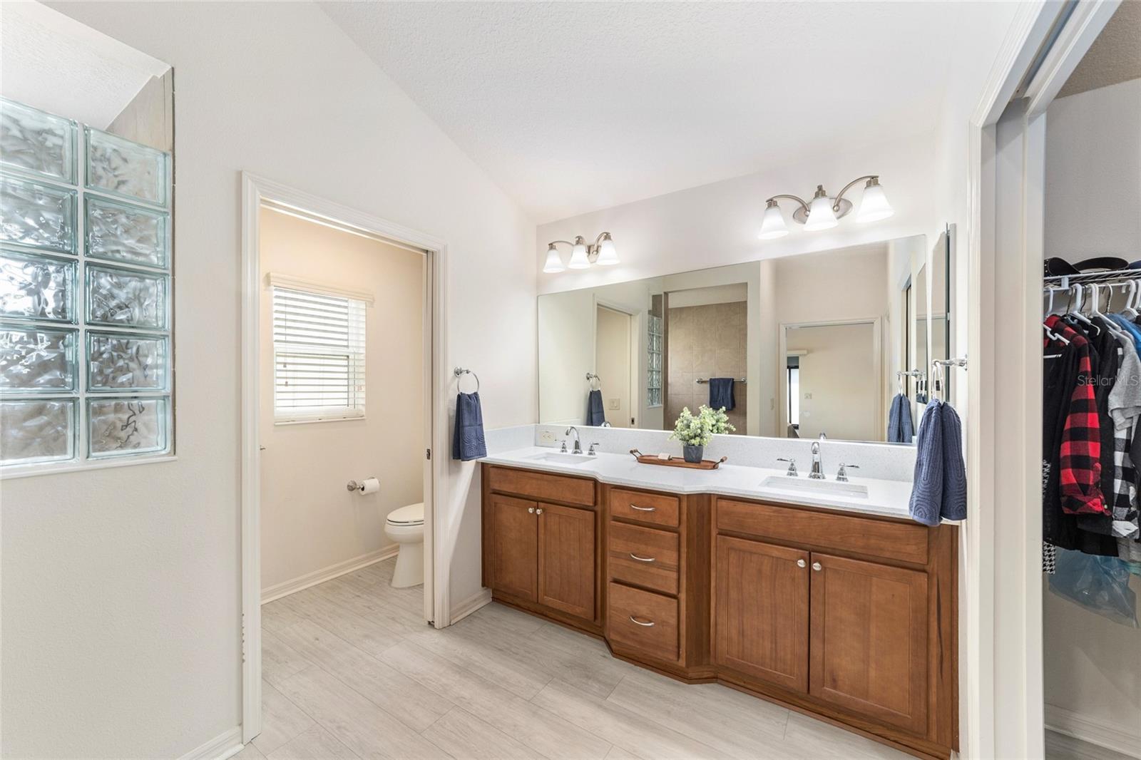 Image 24 of 50 For 481 Island House Path