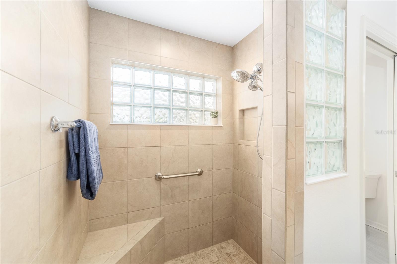 Image 26 of 50 For 481 Island House Path