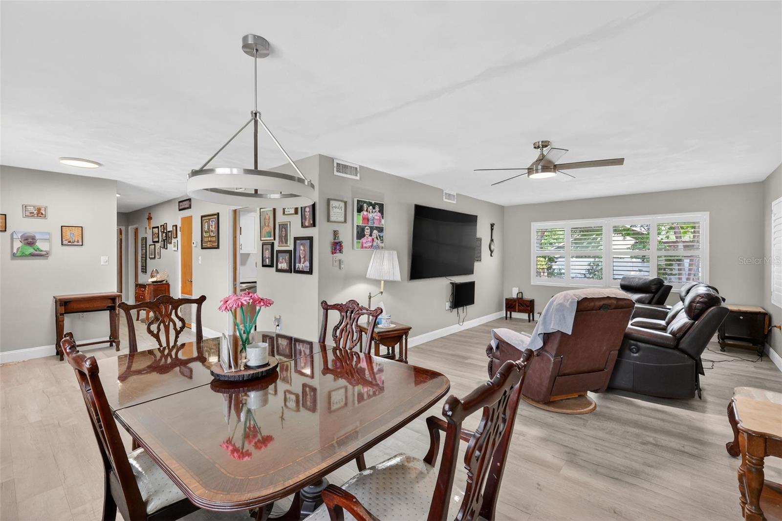 Image 11 of 33 For 17923 Florida Street