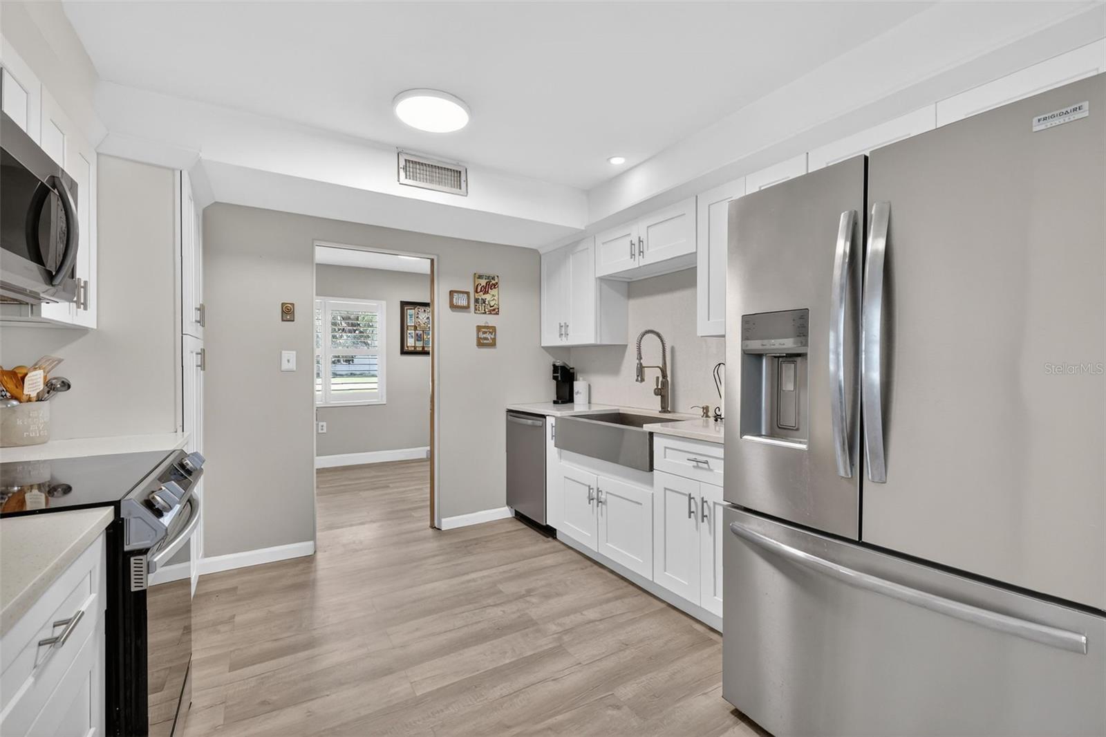 Image 19 of 33 For 17923 Florida Street