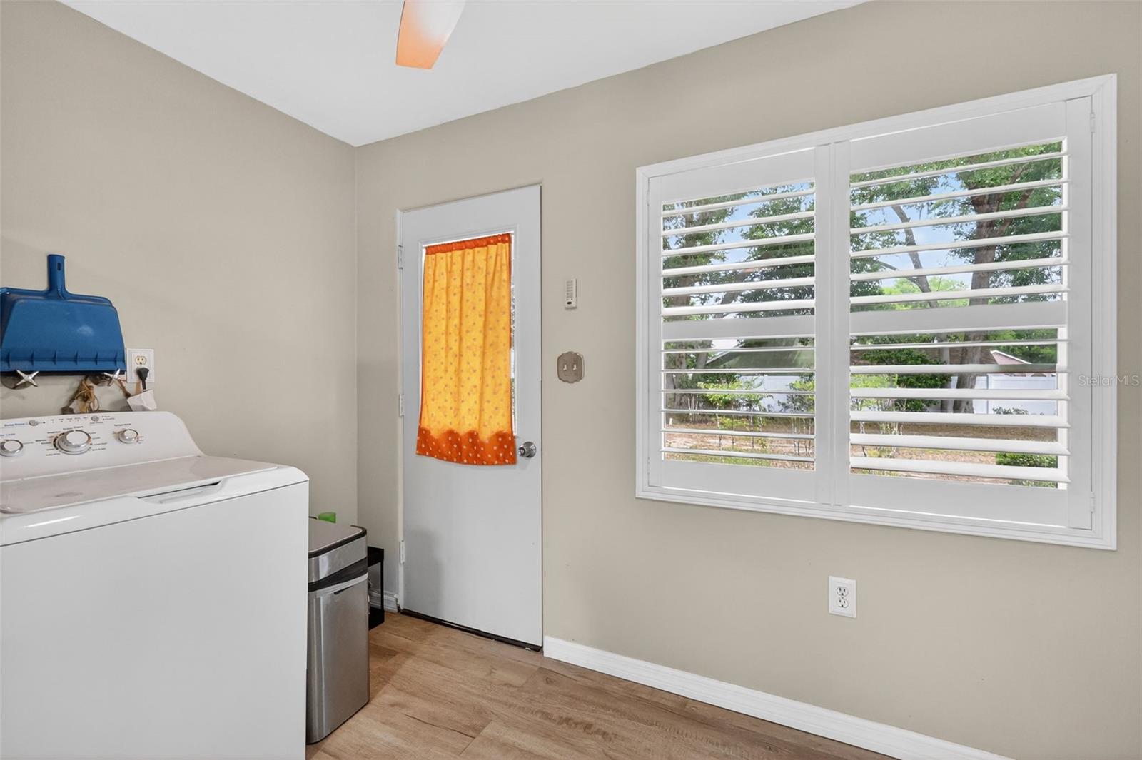 Image 21 of 33 For 17923 Florida Street