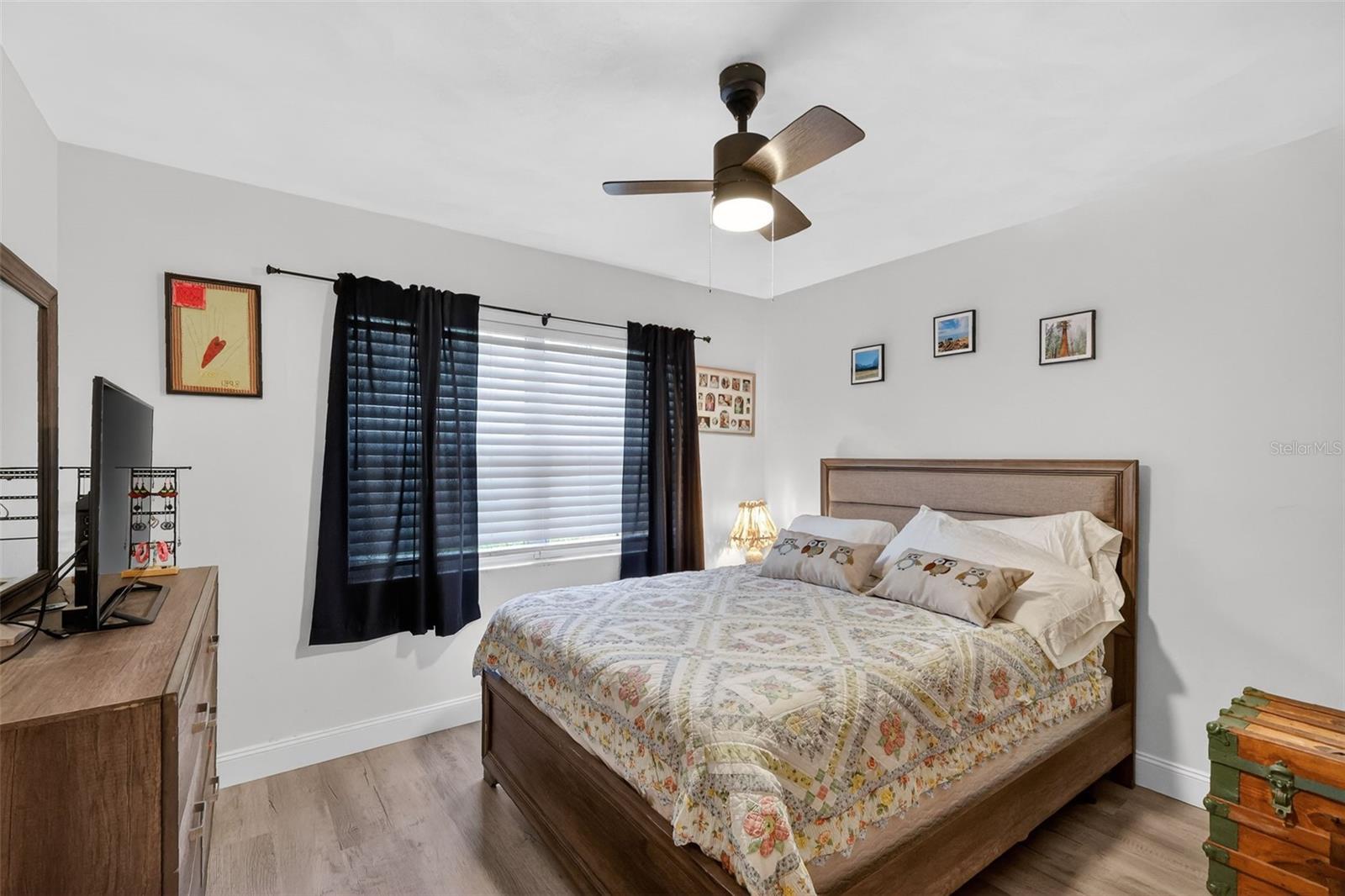 Image 23 of 33 For 17923 Florida Street