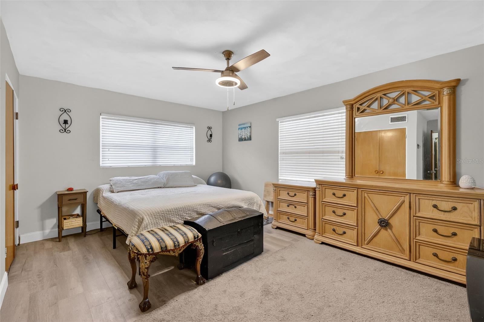 Image 25 of 33 For 17923 Florida Street