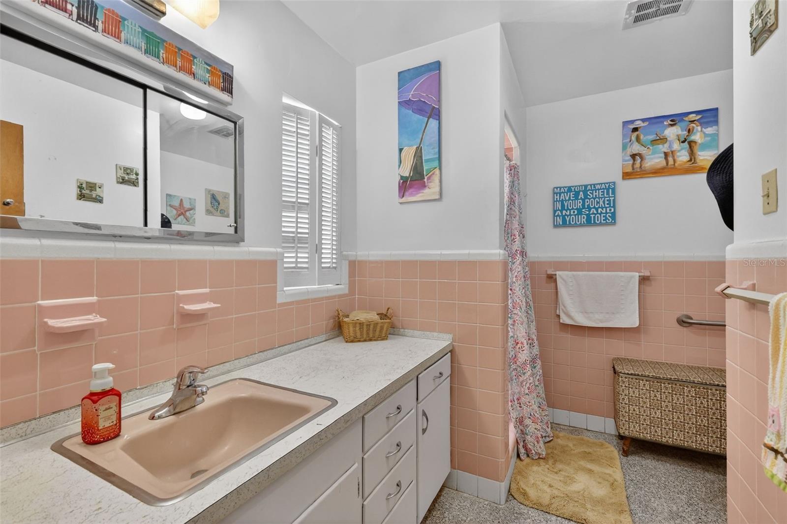 Image 27 of 33 For 17923 Florida Street