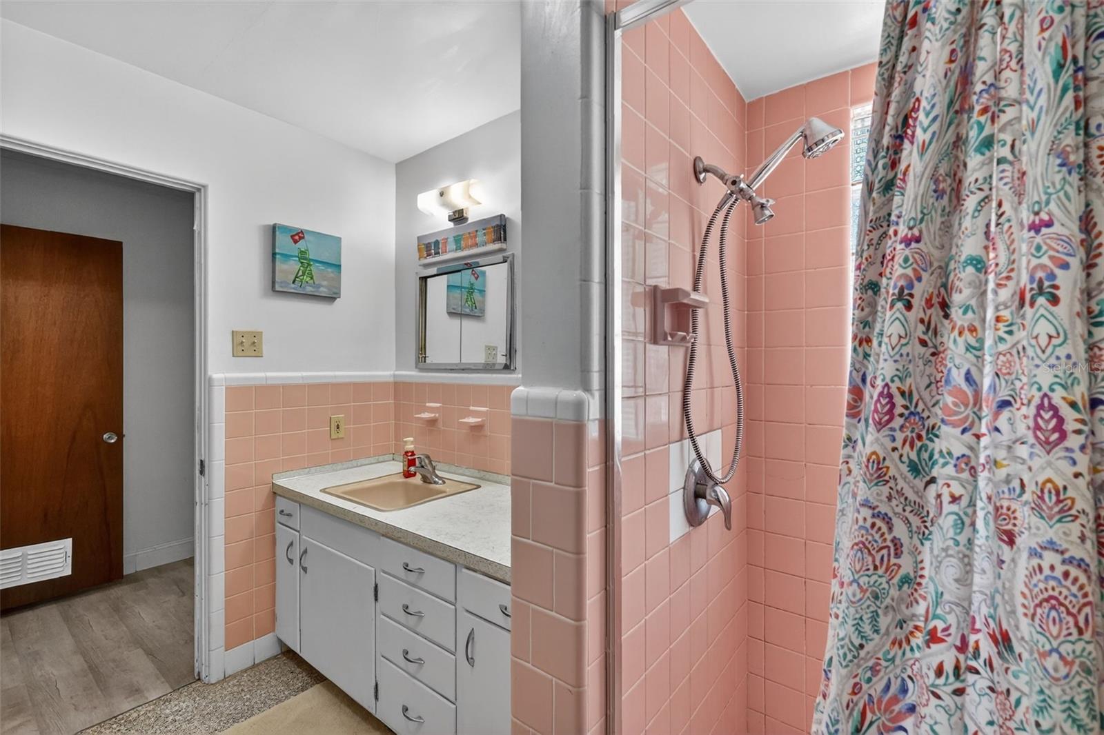 Image 28 of 33 For 17923 Florida Street