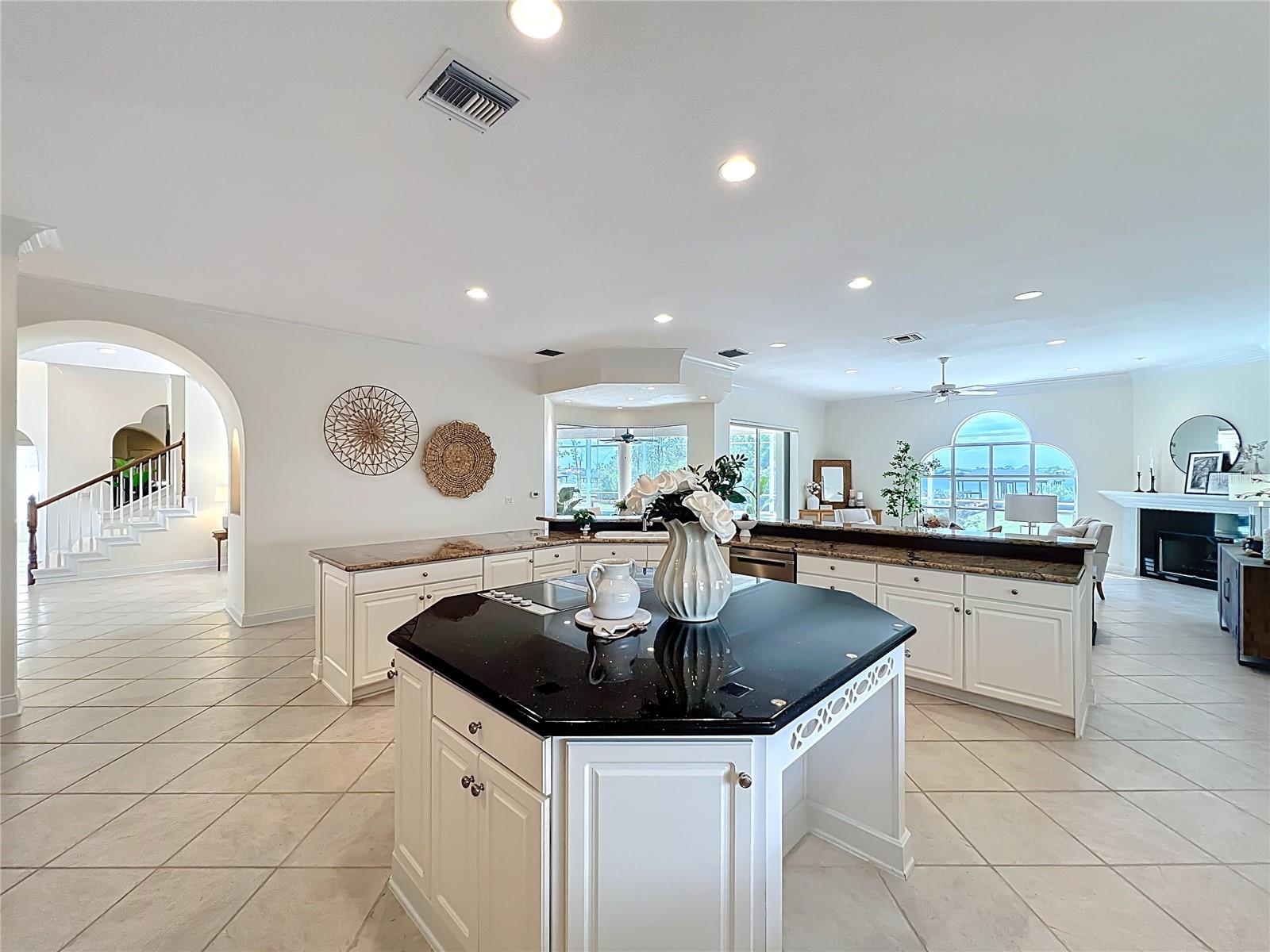 Image 19 of 100 For 1861 Edgewater Drive