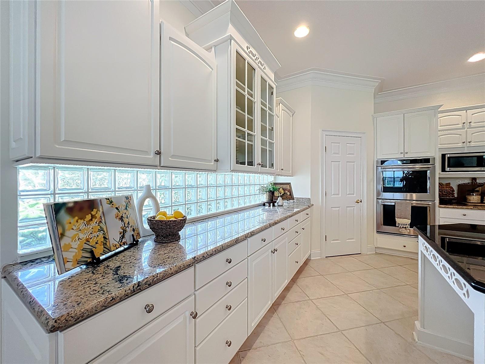 Image 20 of 100 For 1861 Edgewater Drive