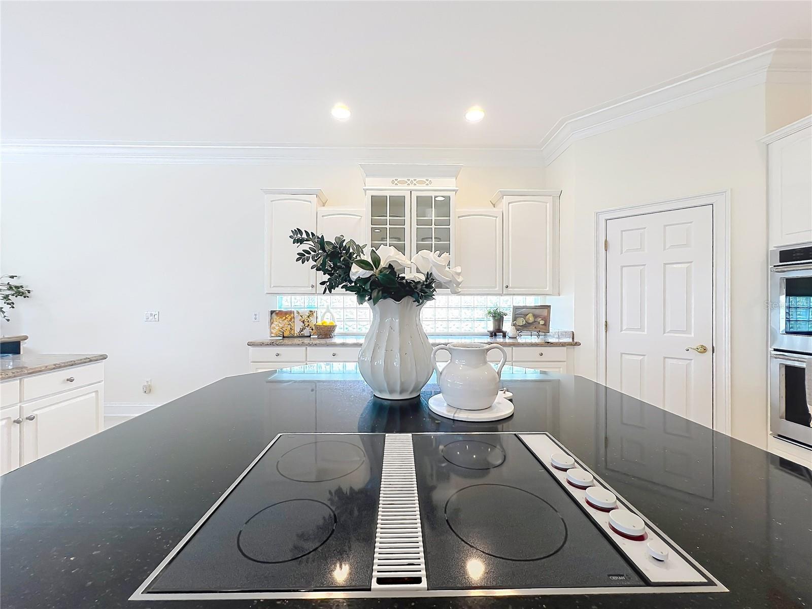 Image 21 of 100 For 1861 Edgewater Drive