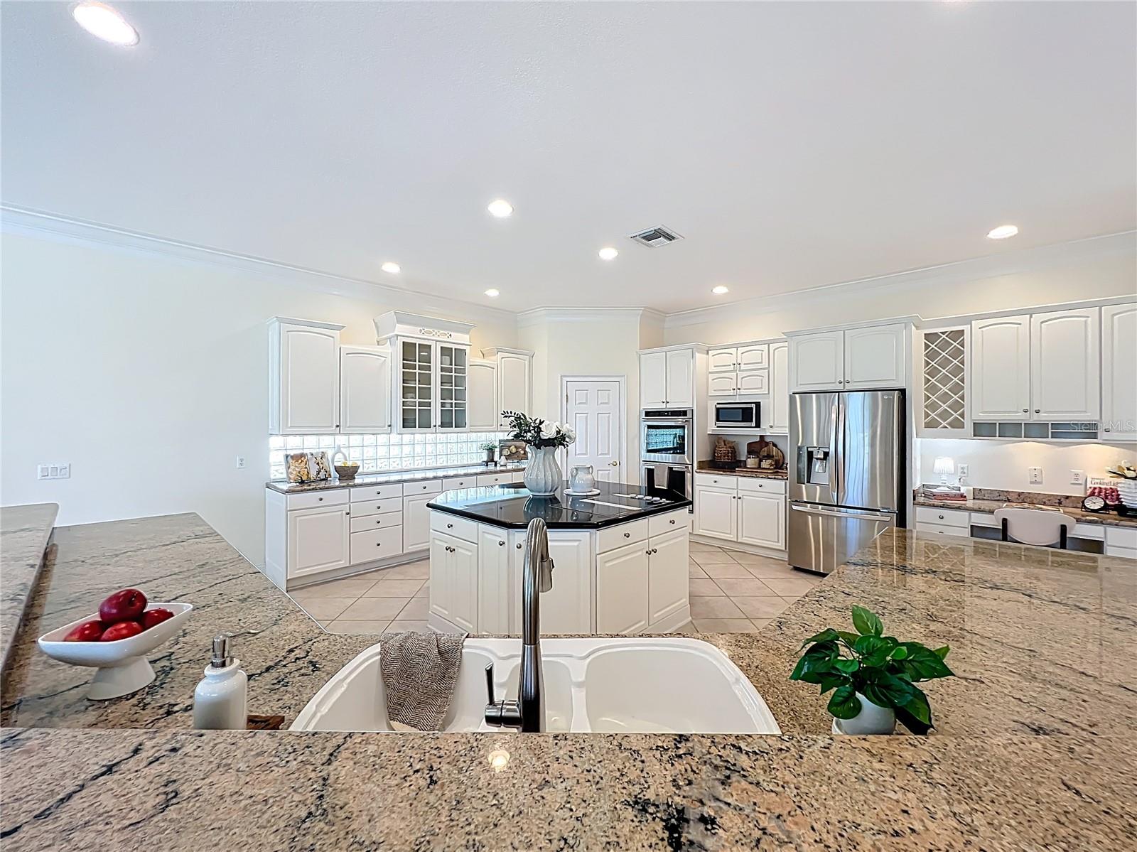 Image 22 of 100 For 1861 Edgewater Drive