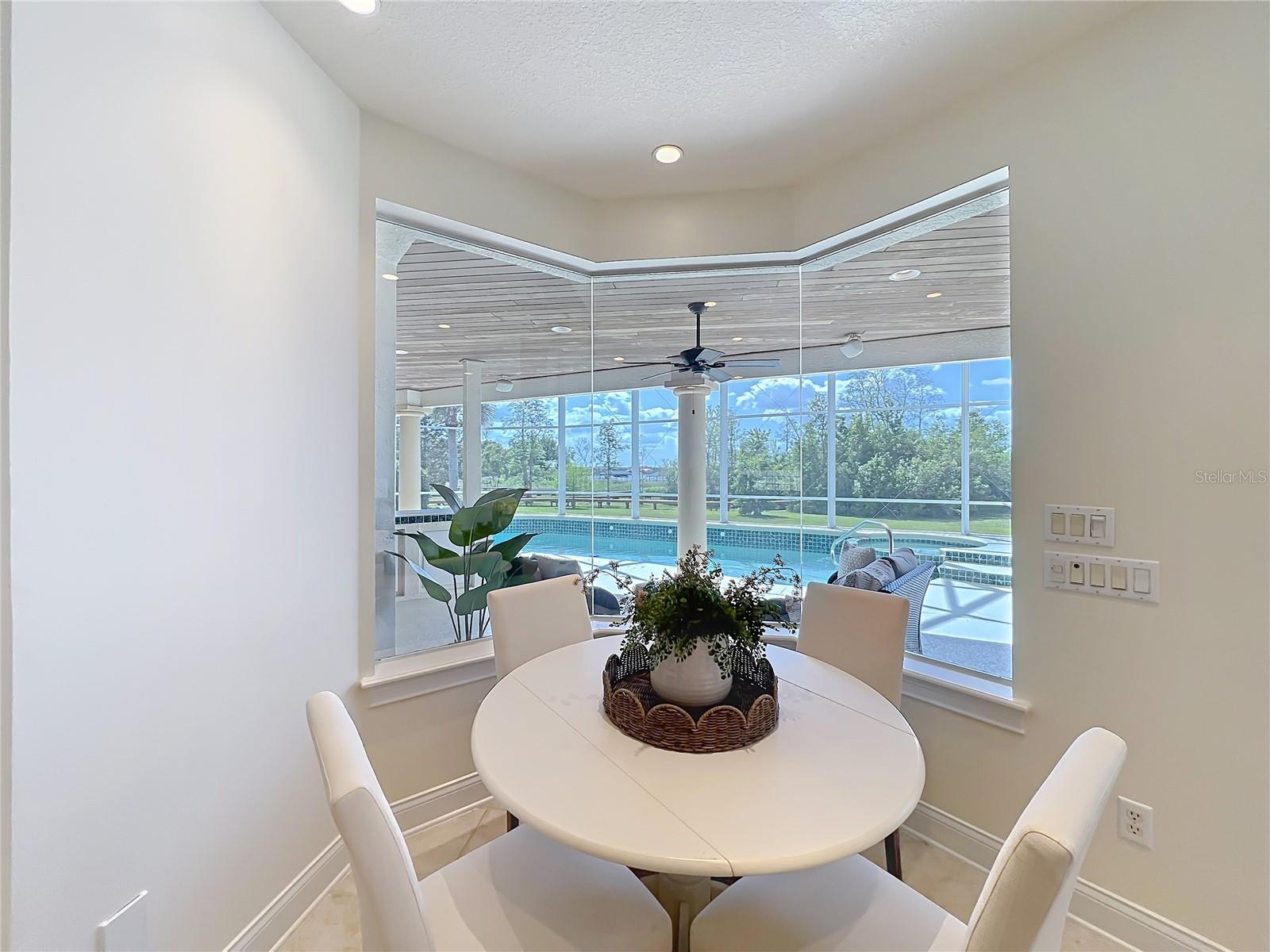 Image 23 of 100 For 1861 Edgewater Drive