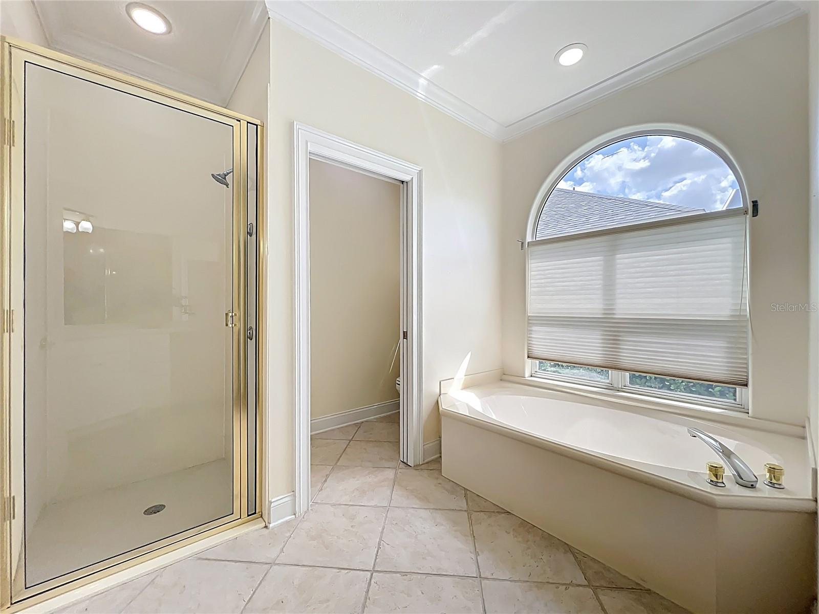 Image 36 of 100 For 1861 Edgewater Drive