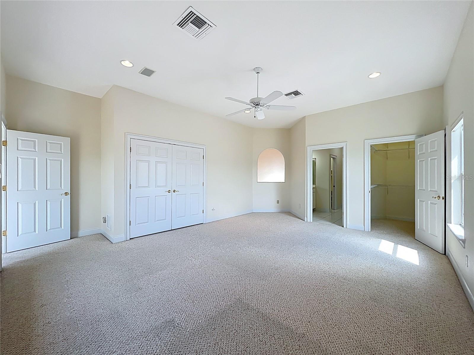 Image 42 of 100 For 1861 Edgewater Drive