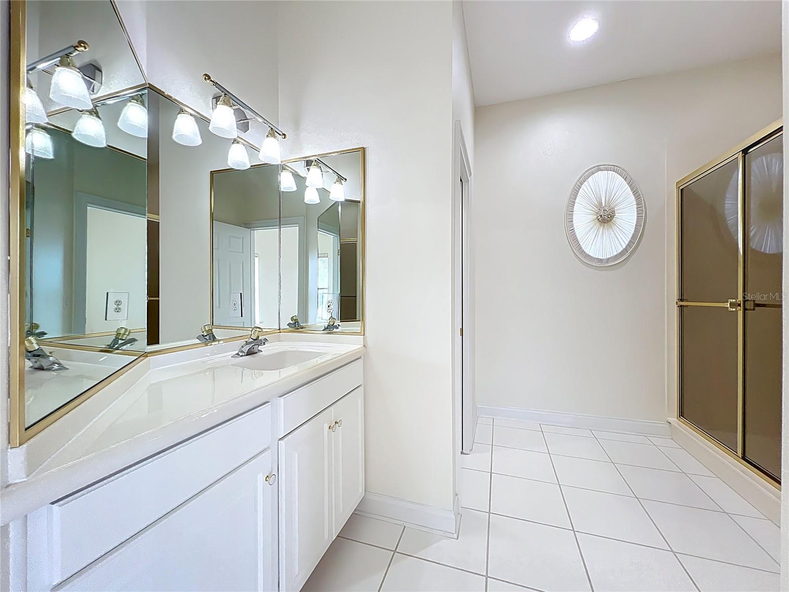 Image 45 of 100 For 1861 Edgewater Drive