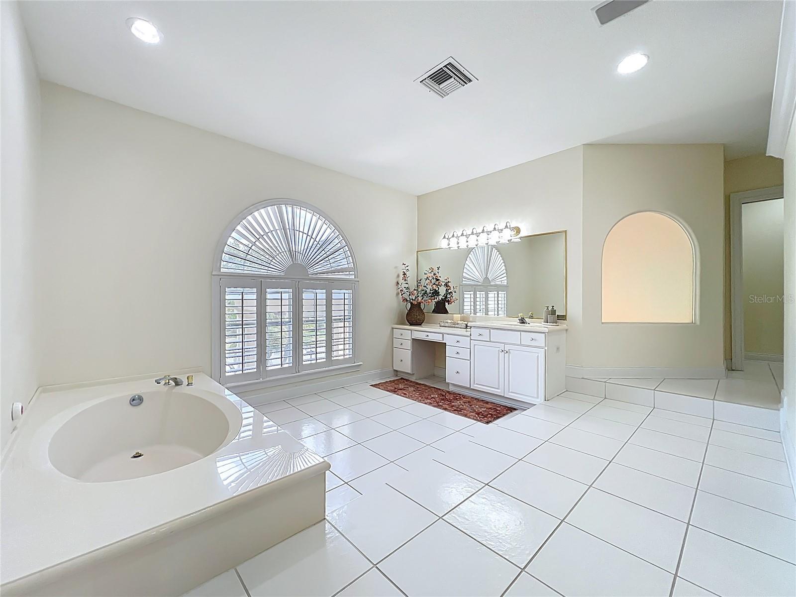 Image 55 of 100 For 1861 Edgewater Drive