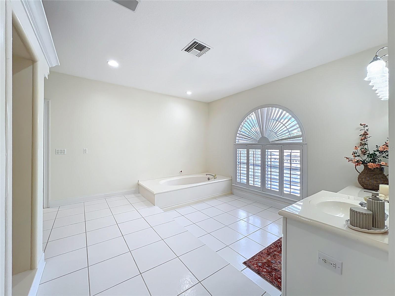 Image 59 of 100 For 1861 Edgewater Drive