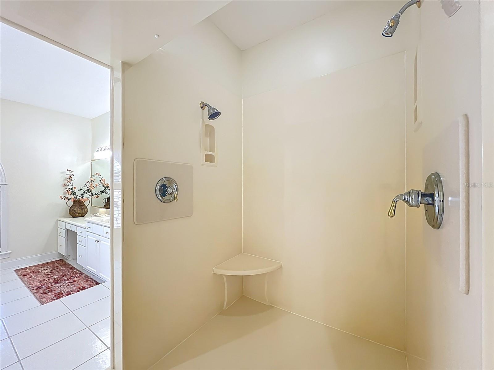 Image 61 of 100 For 1861 Edgewater Drive