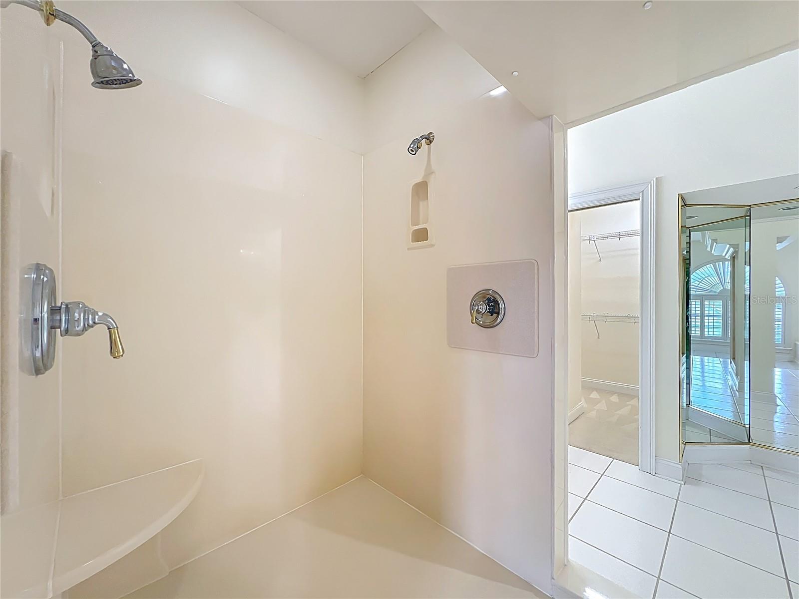 Image 62 of 100 For 1861 Edgewater Drive