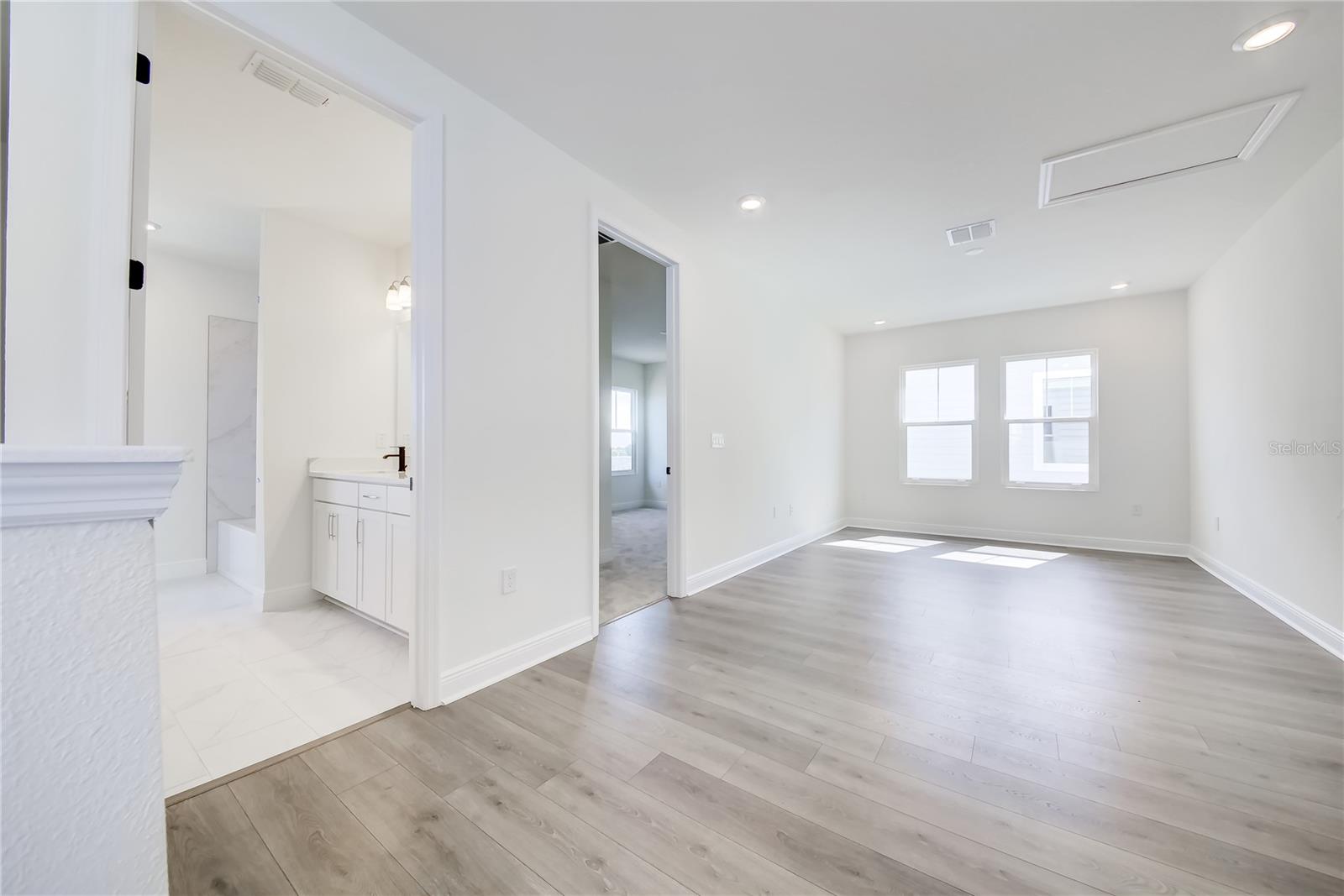 Image 36 of 49 For 9039 Duany Lane