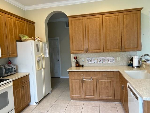 Image 3 of 51 For 2427 Caledonian Street