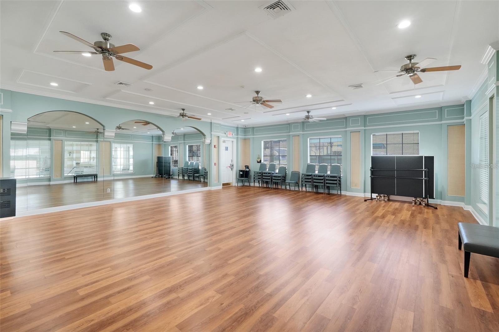 Image 33 of 51 For 2427 Caledonian Street