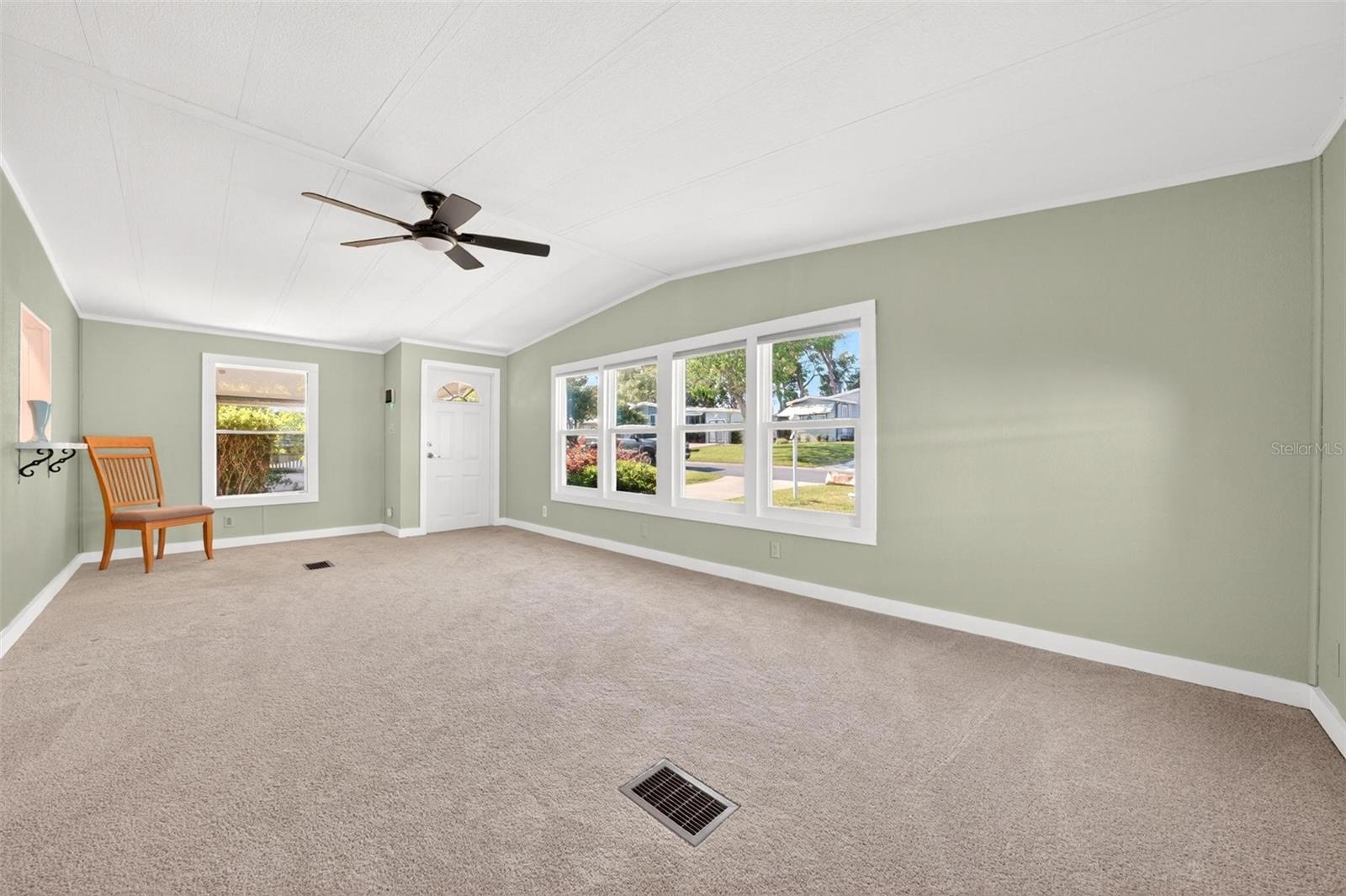 Image 6 of 31 For 516 Jason Drive