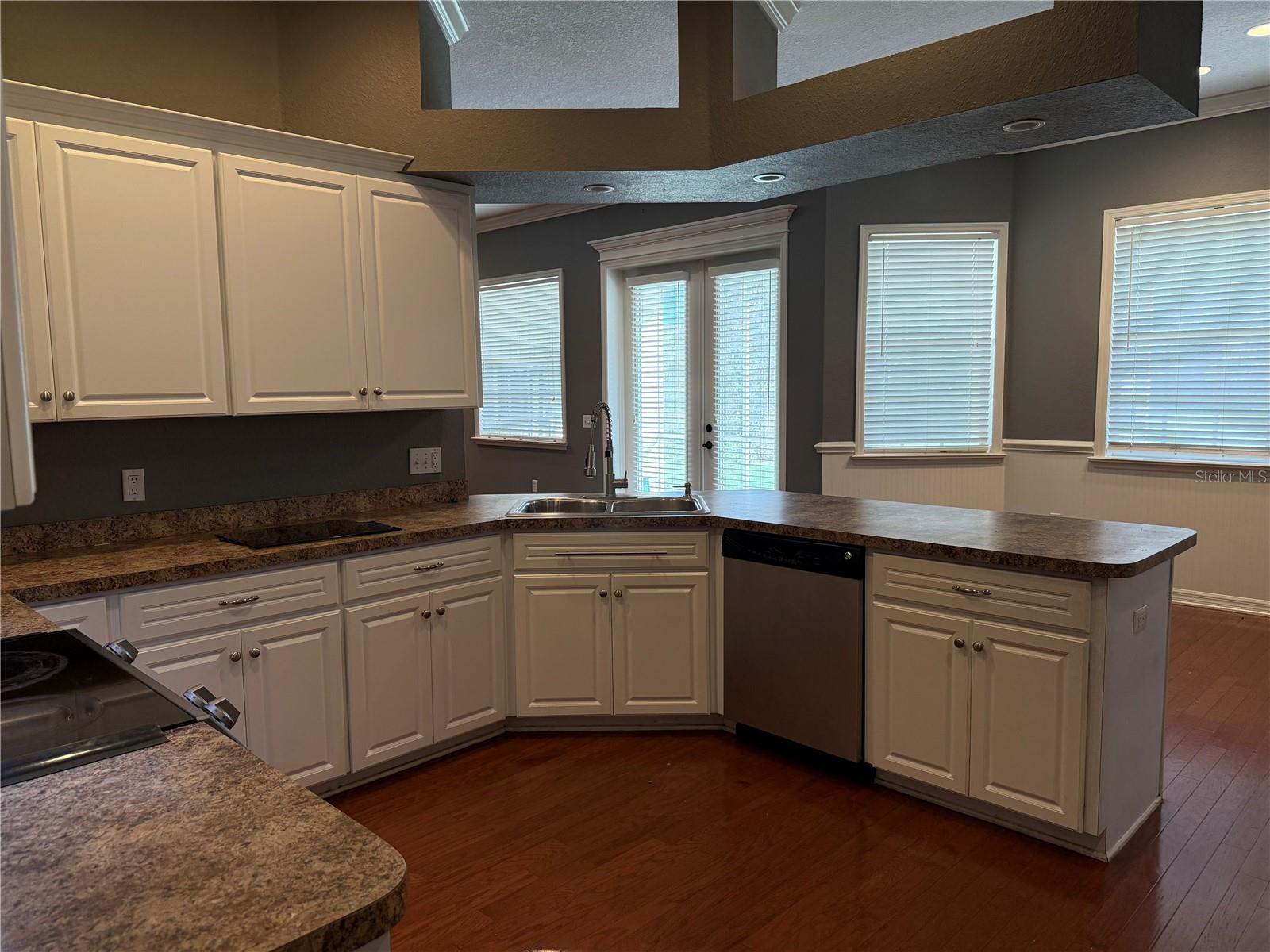 Image 12 of 36 For 255 Bayberry Drive