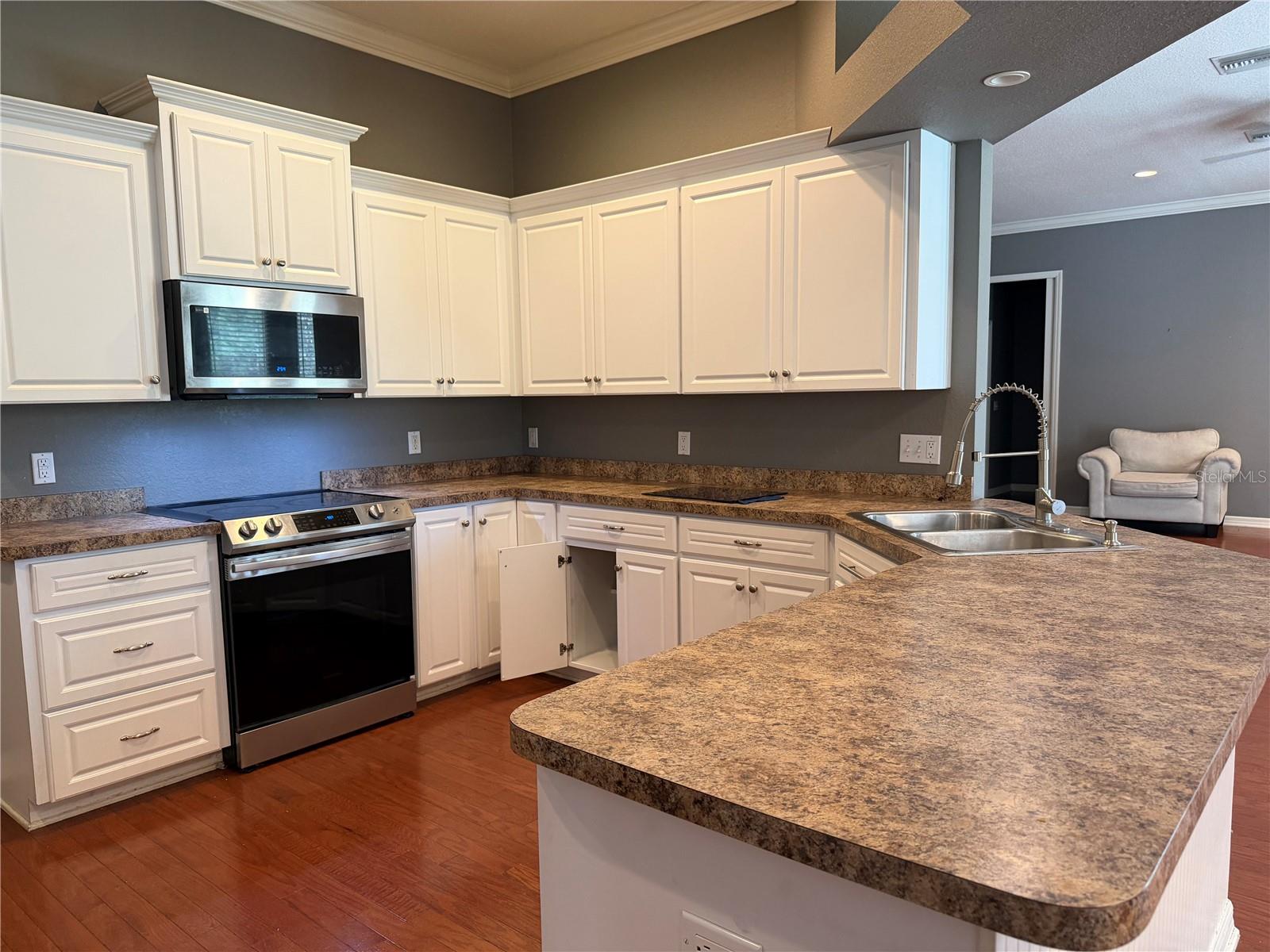 Image 14 of 36 For 255 Bayberry Drive